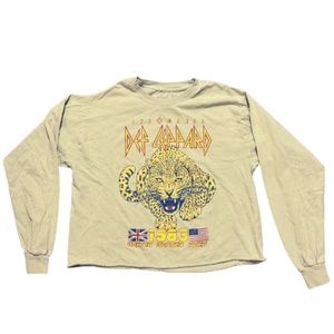Def Leppard Graphic Band Tee